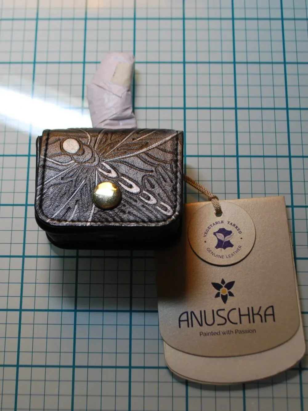 NWT Anuschka Dragonfly Hand Painted Leather Airpod Case